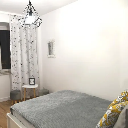 Crystal Apartment *